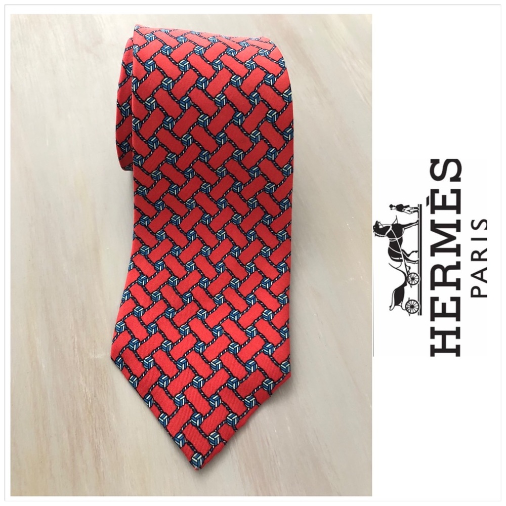 Hermes | Coral-Red Silk Tie w/ Navy Chain Link Motif